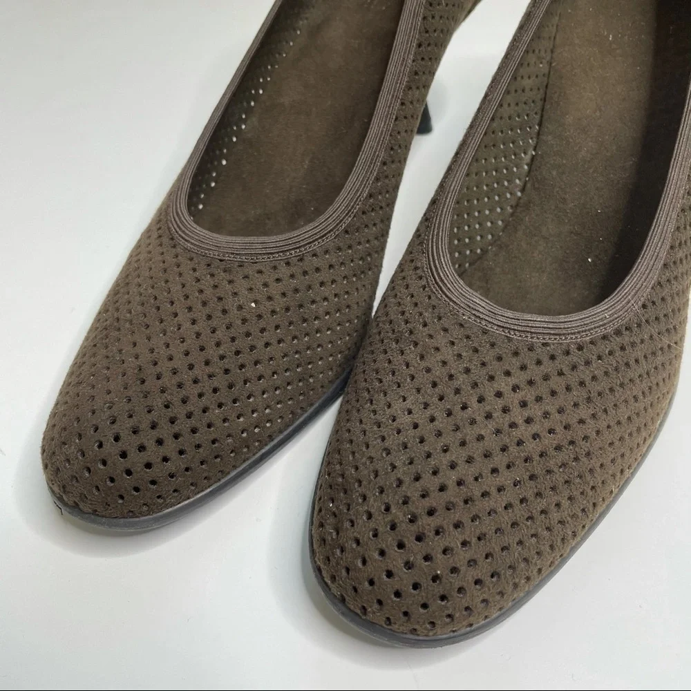 Stuart Weitzman Brown Perforated Heels size 9